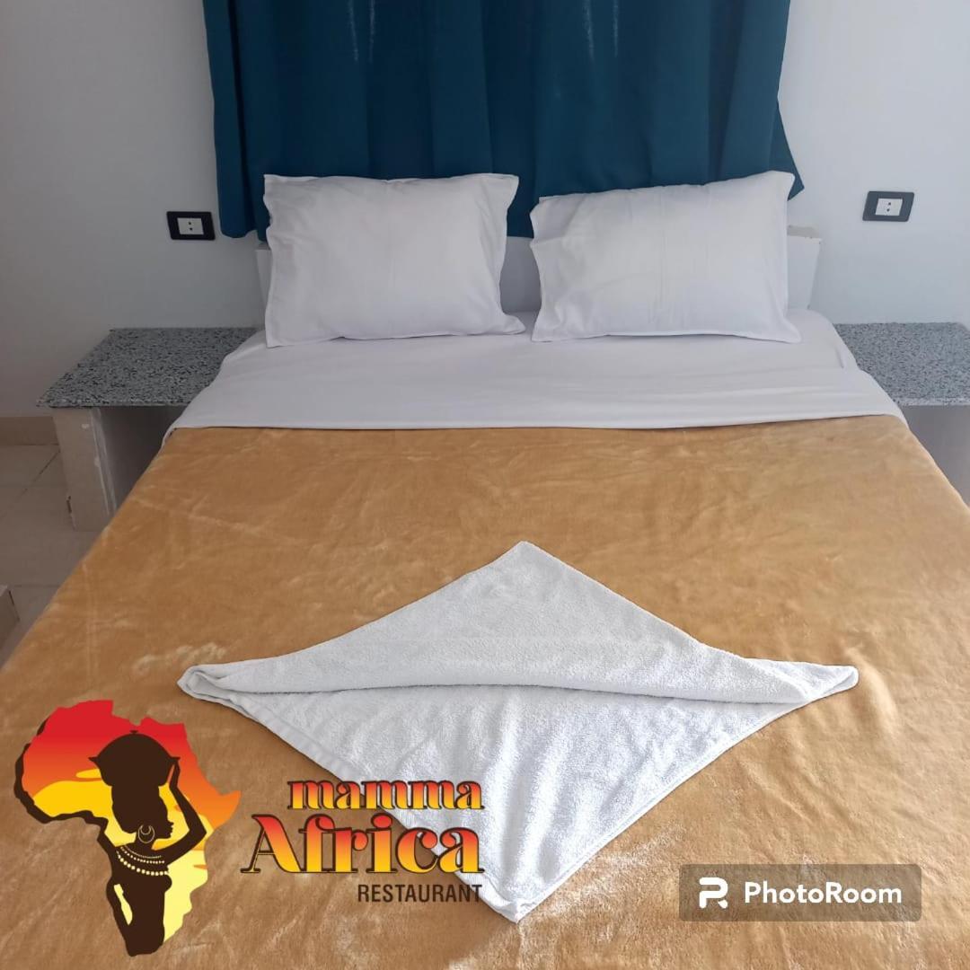 Mama Africa Apts & לוקסור