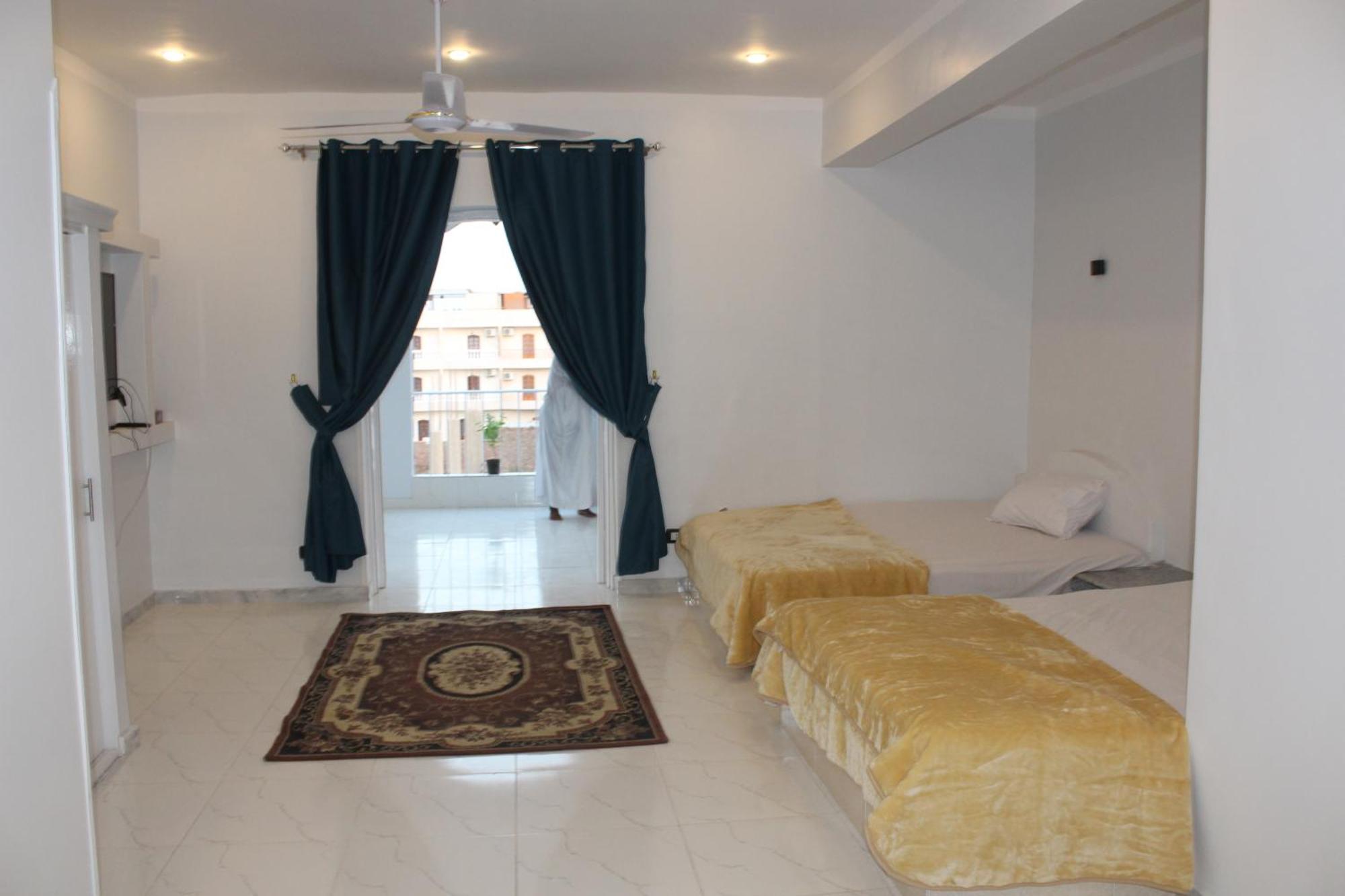 Mama Africa Apts & מלון דירות לוקסור